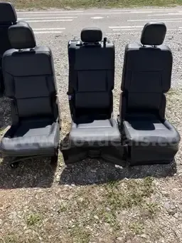 2nd row seating 2021-2022 Ford Explorer