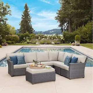 4 Pallets of Patio Furniture Sets