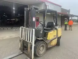 2000 Yale GLP060TGNUAE087 Pneumatic Tire Forklift