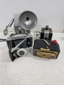 Lot of 4 Vintage Cameras: Kodak Tourist II, Brownie Hawkeye, Anscoflex II, Imperial Reflex 620 Duo