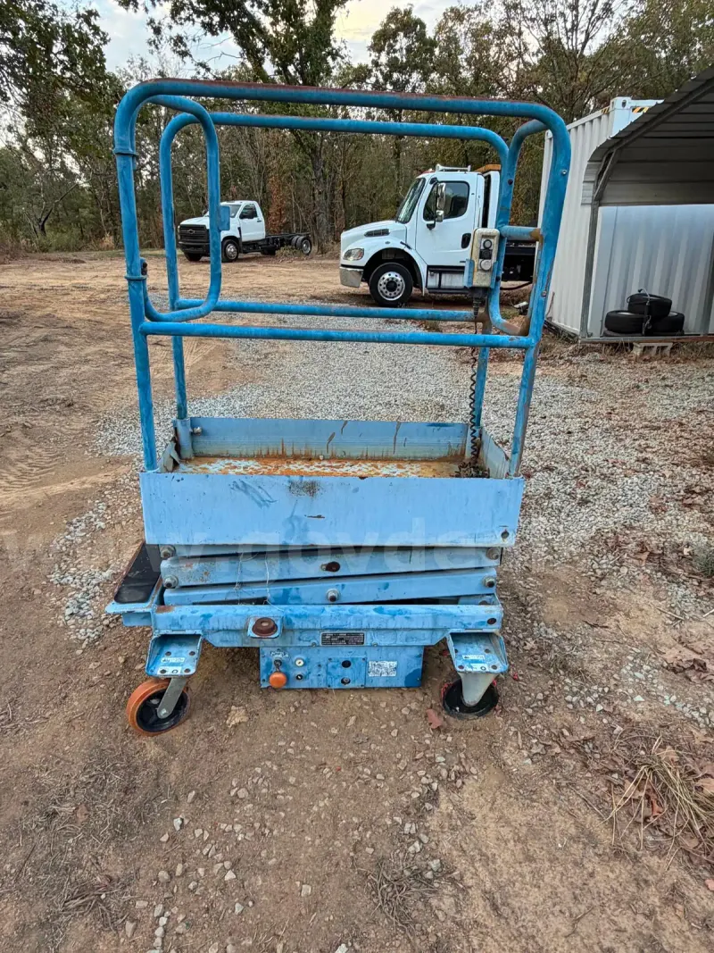 2010 Intramat Scissorlift ES30TC NO RESERVE