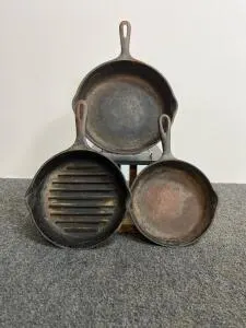 Wagner Ware Cast Iron Skillet Set #8, Made in USA – 2 Skillets, 1 Grill Pan, Open-Loop Handles