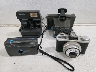 Vintage Camera Lot: Polaroid OneStep CloseUp, Colorpack II, Vivitar PS60DB, Meteor 127 Film Camera