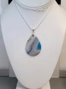 56.25ct Natural Blue/White Striped Agate Teardrop Pendant Gemstone 24" Necklace