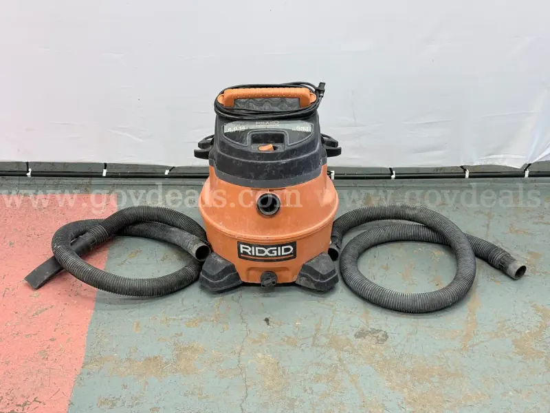 Rigid 14-Gallon Wet/Dry Vacuum with Hoses, Model: WD14500 (Powers On)