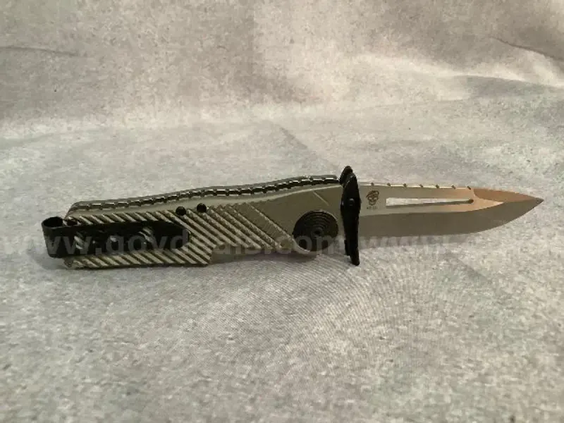 SOG Quake 3.5" two tone VG-10 Steel Blade and textured aluminum handle