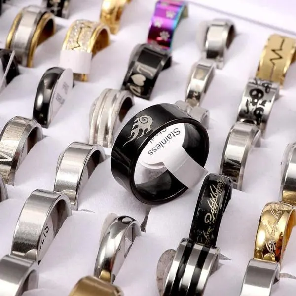 800 Unisex Stainless Steel Fashion Rings Huge Assortment