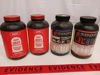 IMR 3031, Hodgdon BL-C(2) Rifle and LIL’ GUN Shotgun Smokeless Powder 1 lb Bottles, Lot of 4