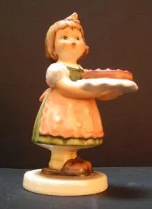 Goebel Hummel "Birthday Candle" No.10, 1983, Collector’s Club 10th Anniv, 4.5" Porcelain Figurine ( R12 )