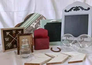Farmhouse Decor Lot: Chalkboards, Wooden Art, Glass Jars, Arrows wall decor, Horseshoe, Easel