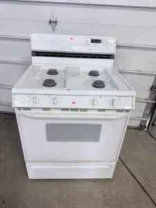 Kenmore 30" Freestanding Gas Range, 4 Burners, 5.2 cu. ft. Oven, White