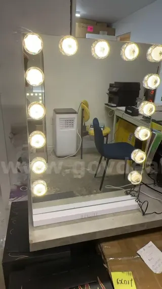 Brand New lot of 2 Makeup Vanity Mirror, 3 Color Changing 15Pcs Dimmable LED Light Bulbs, Smart Touch Cont (4496)
