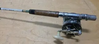 Vintage Horrocks-Ibbotson Ike Walton 6' Fiberglass Fishing Rod & Baitcasting Reel Combo