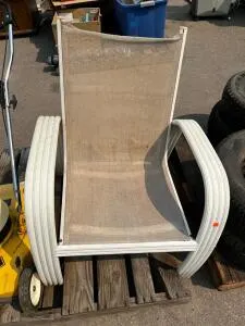 Vintage Aluminum Patio Lounge Chair, Curved Arm Design, Mesh Sling Seat, White/Beige