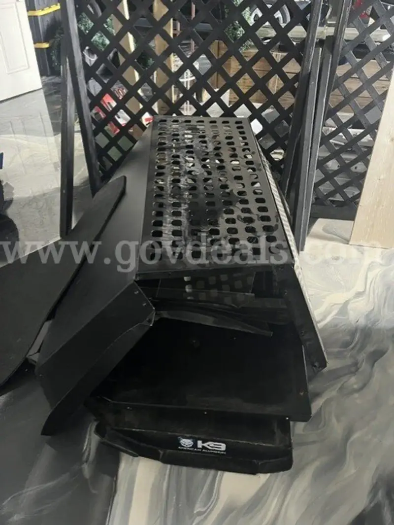 DOG CAGE FOR A 2021 DODGE DURANGO