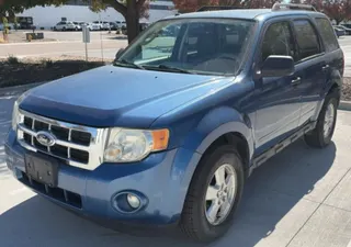 2010 FORD ESCAPE - GOOD TIRES