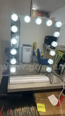 Brand New lot of 2 Makeup Vanity Mirror, 3 Color Changing 15Pcs Dimmable LED Light Bulbs, Smart Touch Cont (4496)