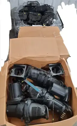 LOT OF ERS LIGHTS ON 2 PALLETS