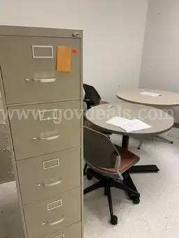 Lot of 2 file cabinets with 5 drawers each