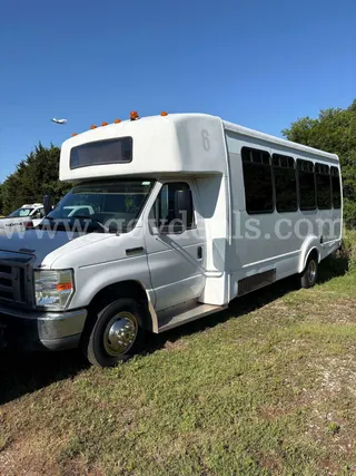 2012 Ford E450 14 Passenger Shuttle