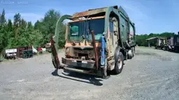2015 Mack MRU613