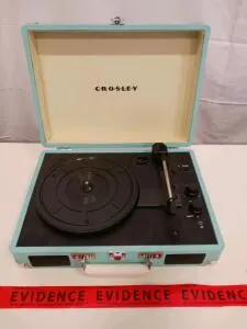 Crosley Cruiser Deluxe Portable Belt Drive Turntable, 3-Speed, Built-In Speakers, Light Blue