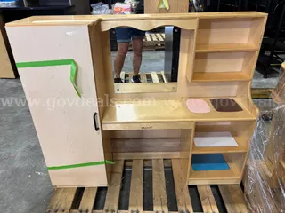 Wooden Kids Makeup Wardrobe (GB-Legacy)