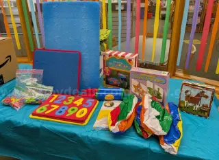 Toys and games - approx. 17 items