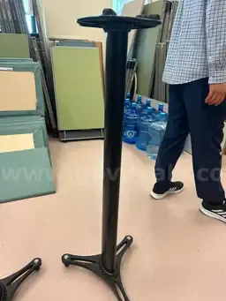 Speaker stand