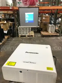PANASONIC RZ660W WUXGA PROJECTOR W/? LAMP HRS. WORKS