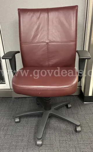 OFFICE CHAIR WITH CASTERS