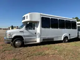 2013 Ford E450 14 Passenger Shuttle