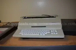 TYPEWRITER EM630