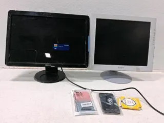 Dell 21.5" LCD Monitor 1920x1080 + Sony 17" LCD Monitor 1280x1024 Bundle (Turns On)