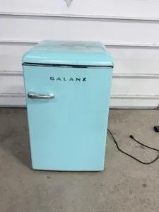 Galanz Retro Mini Refrigerator Blue 3.1 cu ft Single Door Manual Defrost Chrome Handle