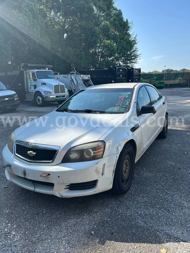 WHITE 2013 CHEVROLET CAPRICE